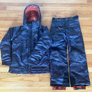NWOT Patagonia Ski Jacket & Pants (boy’s size L)